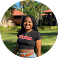 Profile photo of Iris Moon