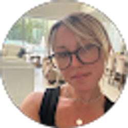Profile photo of Christine Comulada