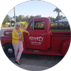 Profile photo of Julie Peck