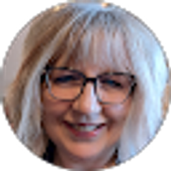 Profile photo of Carolyn Greif