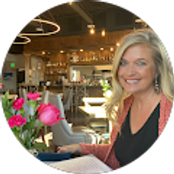 Profile photo of Lara Veve