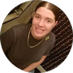 Profile photo of Holly Ruhl