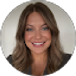 Profile photo of Amanda Benek