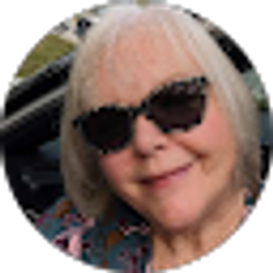 Profile photo of julie perry