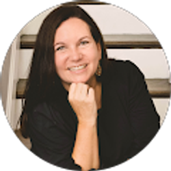 Profile photo of Niki Biggs