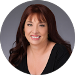 Profile photo of Lynn Handler