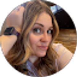 Profile photo of Laura