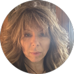 Profile photo of Carrieann Hall