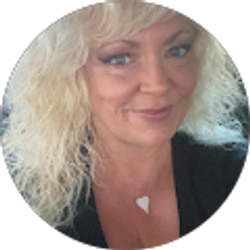 Profile photo of Julia Stringer