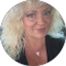Profile photo of Julia Stringer