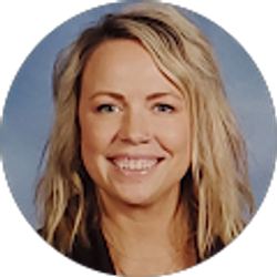 Profile photo of Lindsey Dumolt