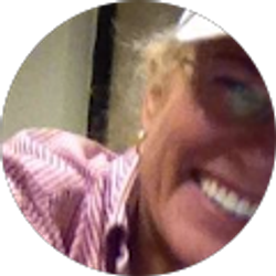 Profile photo of Renee Kelly