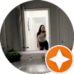 Profile photo of Leslie Yanel