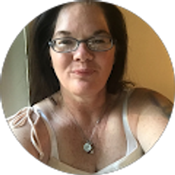 Profile photo of Dawn Hollinger