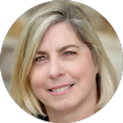 Profile photo of Elizabeth McQuiston