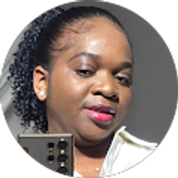 Profile photo of Nadine Kalubi