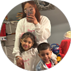 Profile photo of Roxana Flores