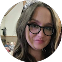 Profile photo of Lynn Cotie