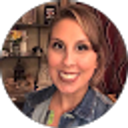Profile photo of Amanda Heine