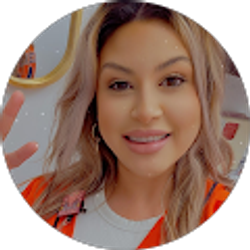 Profile photo of Stephanie Mendoza