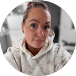 Profile photo of Erin Thomas