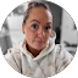 Profile photo of Erin Thomas