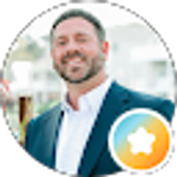 Profile photo of Lee Piper