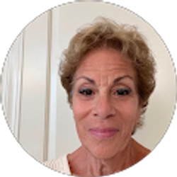 Profile photo of Lynne White