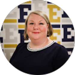 Profile photo of Jennifer Roe