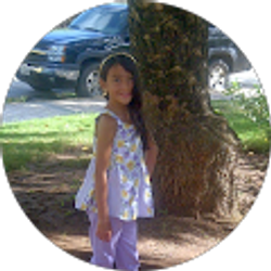 Profile photo of Daniela Comenares