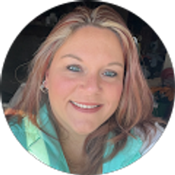 Profile photo of Kelly Creamier