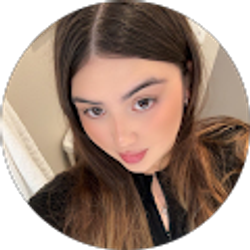 Profile photo of Mia D.