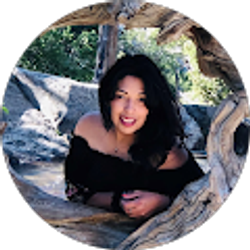 Profile photo of Yeni Davila