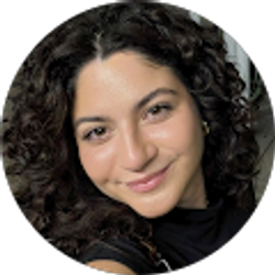 Profile photo of Alexandra Cardona