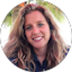 Profile photo of Tracey Angen