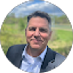 Profile photo of Derek Schujahn