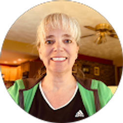 Profile photo of Lynne Morris