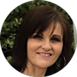 Profile photo of Debbie Howarth