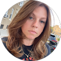 Profile photo of Colleen Johnson