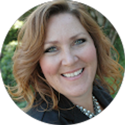 Profile photo of Melanie Akey