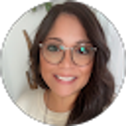 Profile photo of Ashley Dennis
