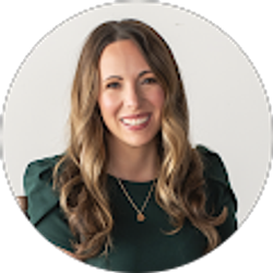 Profile photo of Julie Cantola Kirsch