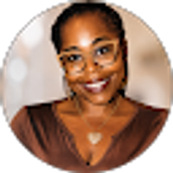 Profile photo of Danielle Phenix
