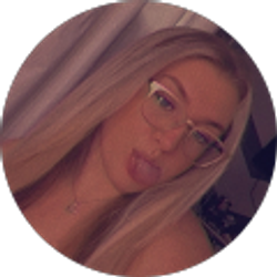 Profile photo of Zoe Nichols