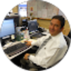 Profile photo of Roberto Saenz