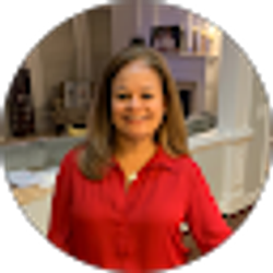Profile photo of Lisa Roberts