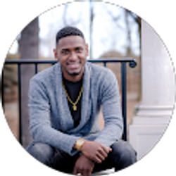 Profile photo of Courtney Robinson