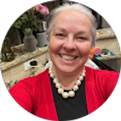 Profile photo of Valerie Little
