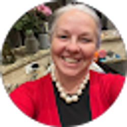 Profile photo of Valerie Little