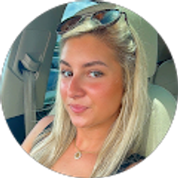 Profile photo of Brianna Lowe